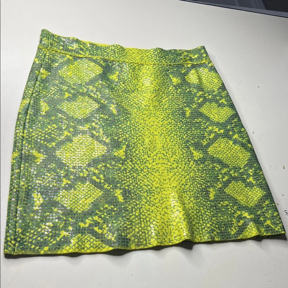 BCBGMAXAZARIA Simone Neon Green Bandage Skirt, Size: Large - Picture 6 of 7